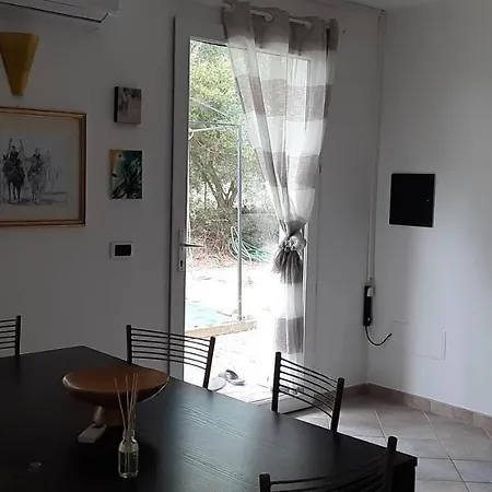 Rux Platamona Apartman